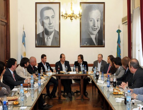 Puja en la quinta sección por los lugares en la lista  