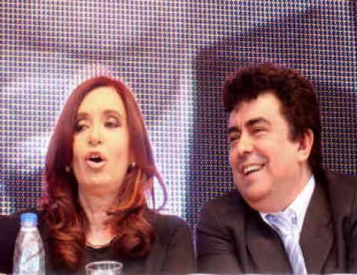 “En todos los barrios la gente pide la re-reelección de Cristina”