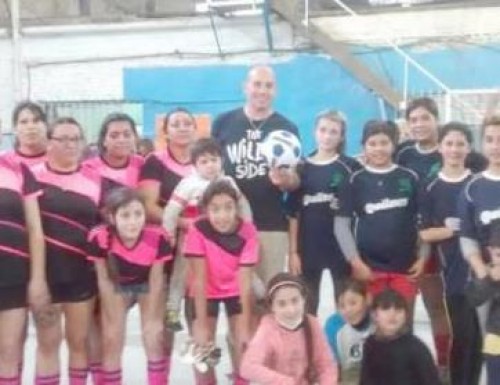 Molina entregó indumentaria deportiva 