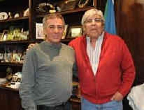 Moyano se muestra con Cariglino 