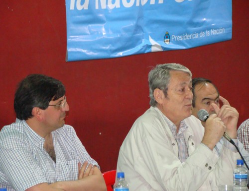 Carlos Kunkel y Walter Abarca con dirigentes peronistas de la sección 