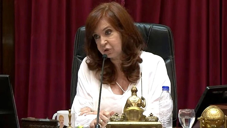 Cristina convoca a sesión para el 6 de mayo