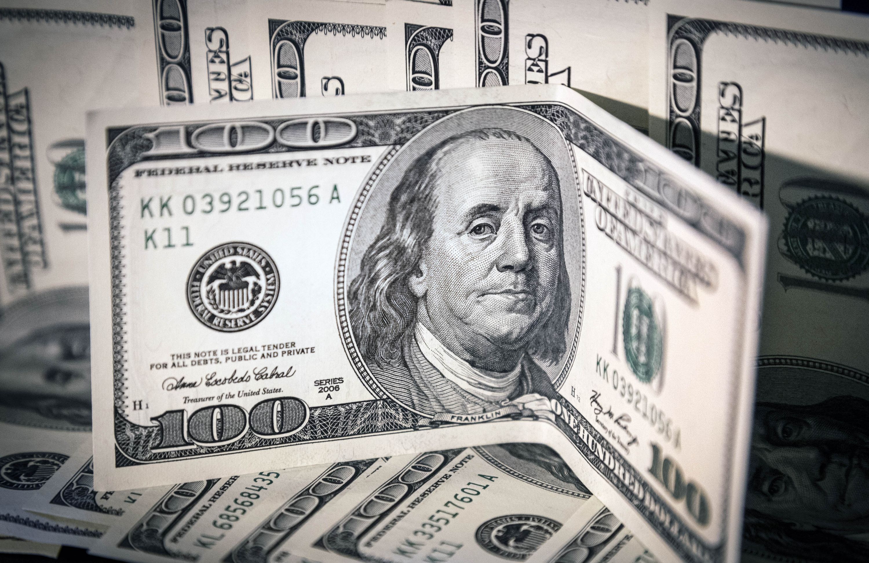 A pesar de la reducción de la brecha cambiaria, el Gobierno no tiene apuro para levantar el cepo al dólar