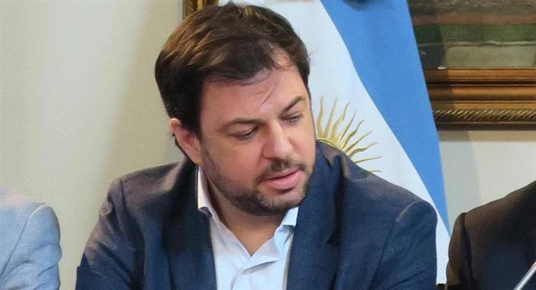 Renunció Díaz Gilligan tras escándalo por la cuenta en Andorra