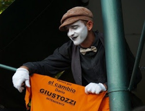 Rodeado de sciolistas, Giustozzi abrió las puertas a una participación en las primarias del FpV