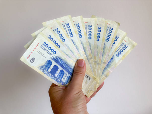 Casi siete de cada diez personas gastan sus salarios antes del día 20 de cada mes