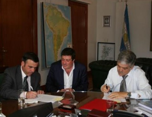 Mariotto con la llave para las obras en la provincia 