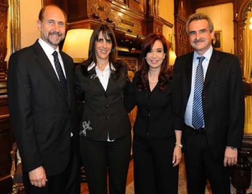 La Presidenta con Rossi y intendentes de Santa Fe 
