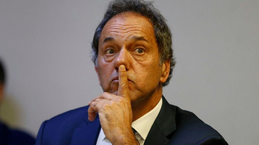 Denunciaron penalmente a Scioli por lavado 