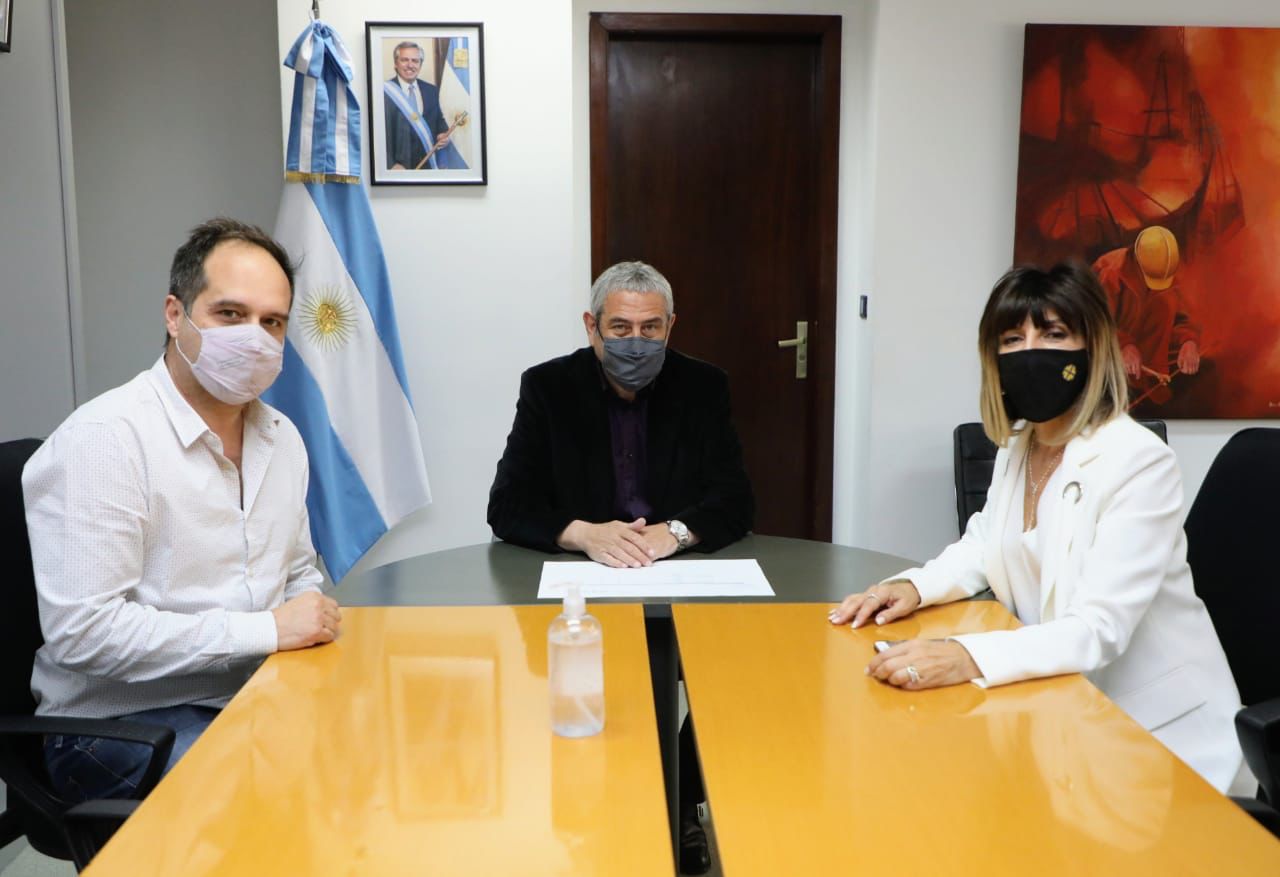 Tucumán: se construirán viviendas para adultos mayores y familias rurales